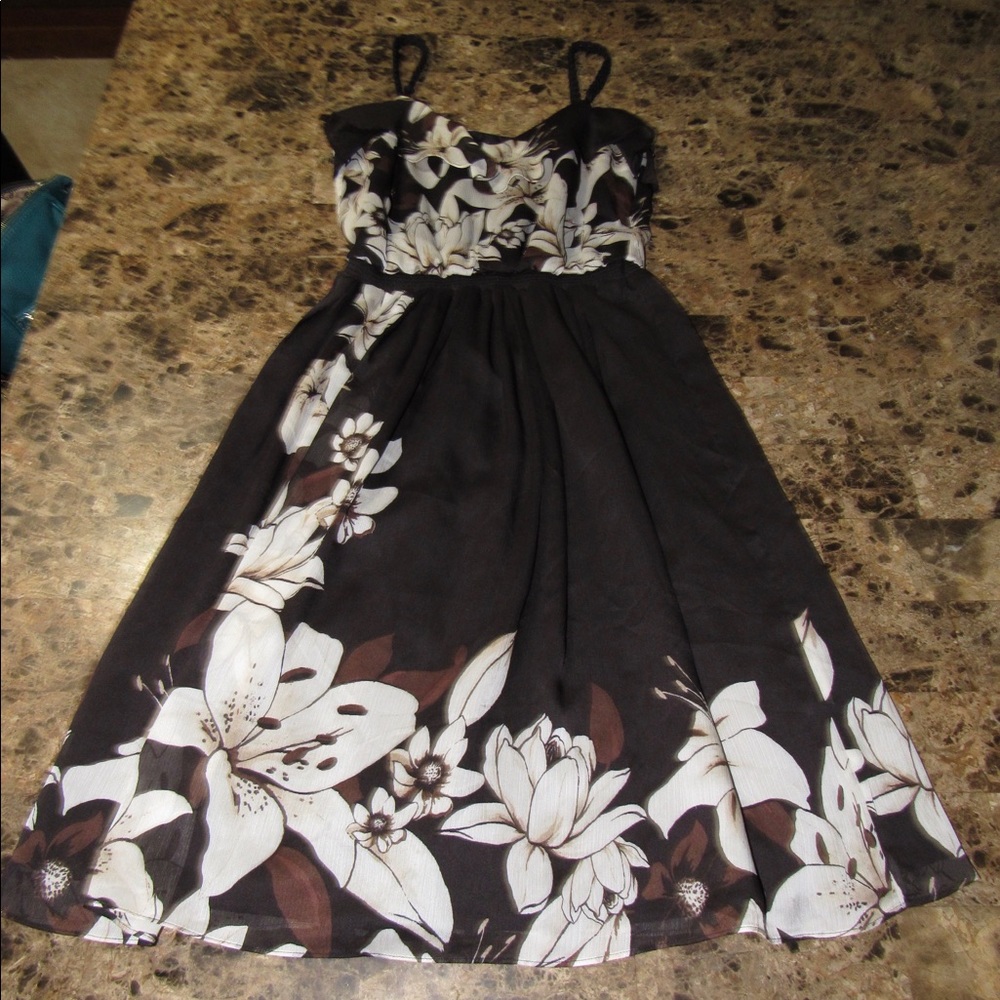 WHITE HOUSE BLACKMARKET Dress Sz0